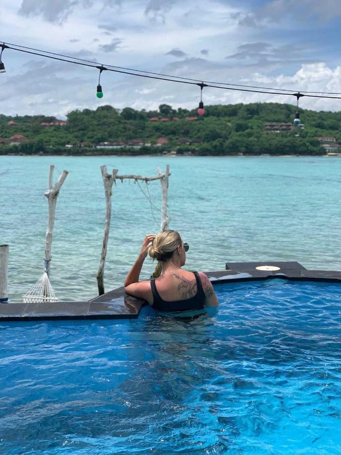 The Waterfront Beach House Lembongan Exterior foto