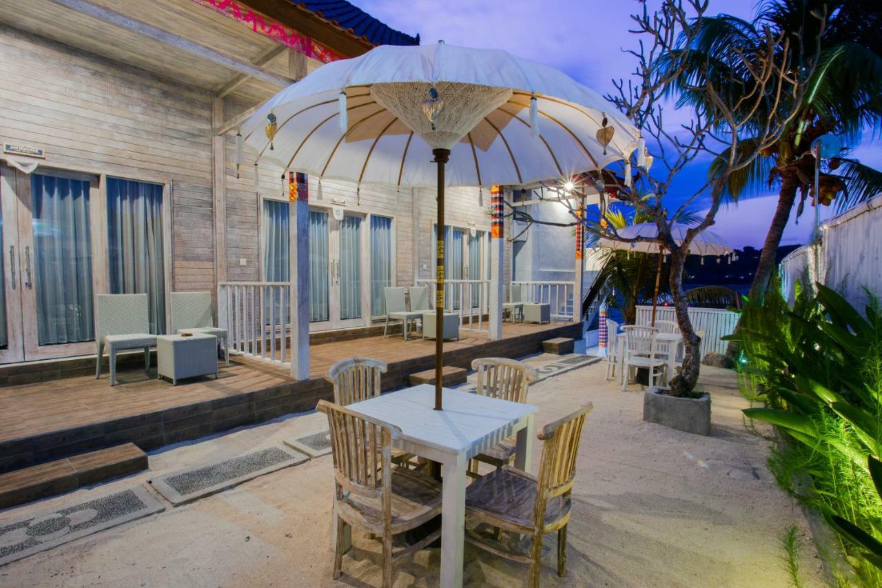 The Waterfront Beach House Lembongan Exterior foto